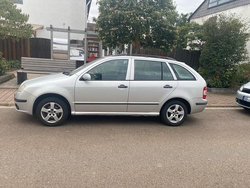 Silber Gebraucht 2005 Skoda Fabia Kombi | 500 € (Superpreis) - Bild 1/4