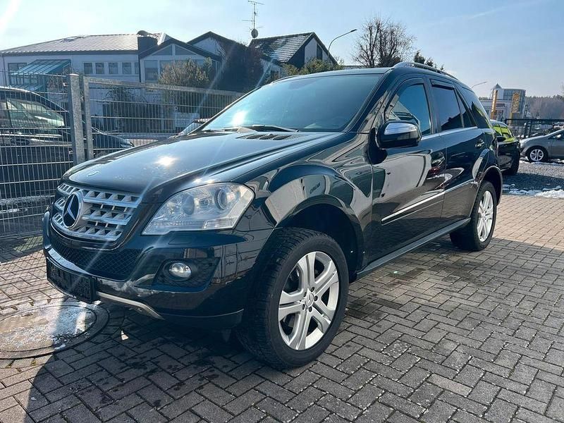 Gebraucht Mercedes ML350 224 PS (164 kW) 2010 Schwarz SUV