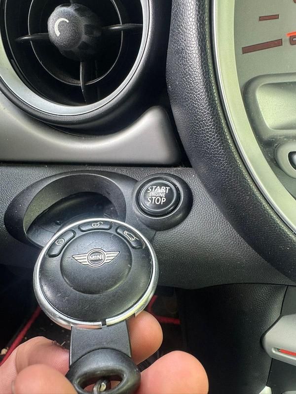 Second-hand Mini ONE 98 CP (72 kW) 2010 Roșu Hatchback