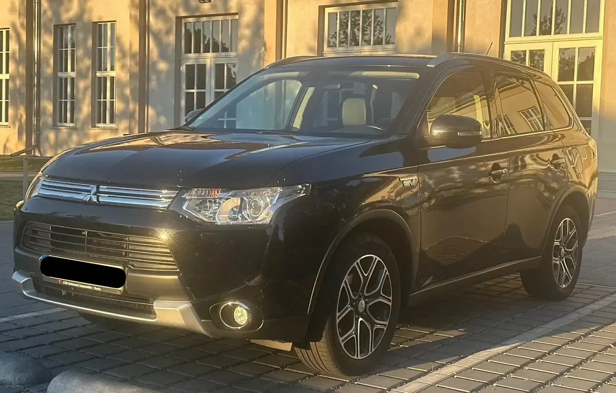 Gebraucht Mitsubishi Outlander Top 203 PS (149 kW) 2016 Schwarz SUV