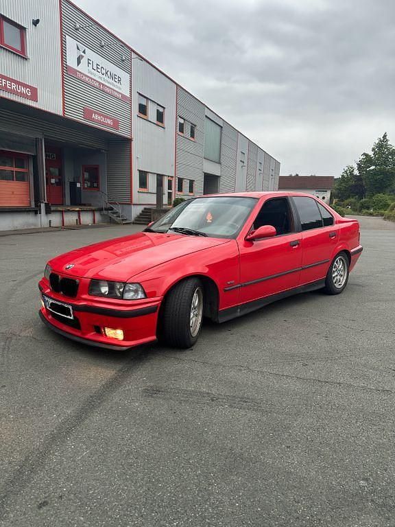Gebraucht BMW 320 M Sport 150 PS (110 kW) 1997 Rot Limousine