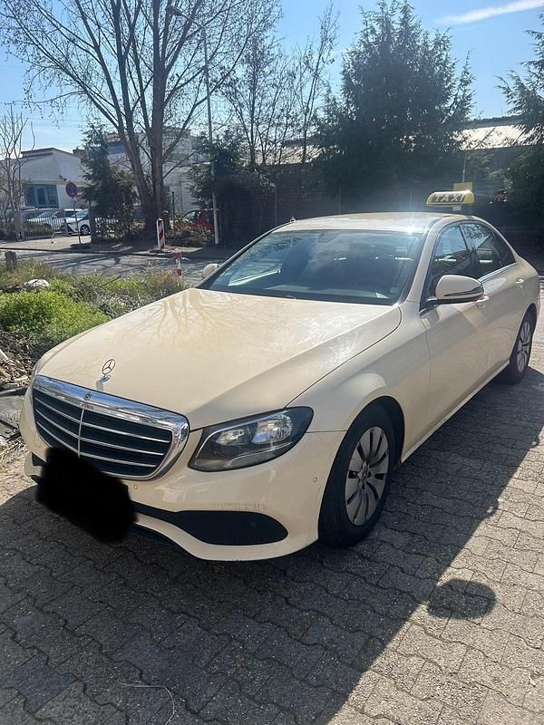 Gebraucht Mercedes E200 150 PS (110 kW) 2018 Beige Limousine