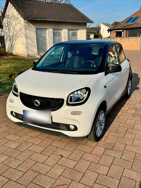 Gebraucht Smart ForFour Passion 71 PS (52 kW) 2017 Weiß Kleinwagen