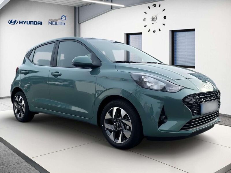 Mangrove green Neu 2024 Hyundai i10 Trend Kleinwagen | 17.800 € (Fairer Preis) - Bild 1/4
