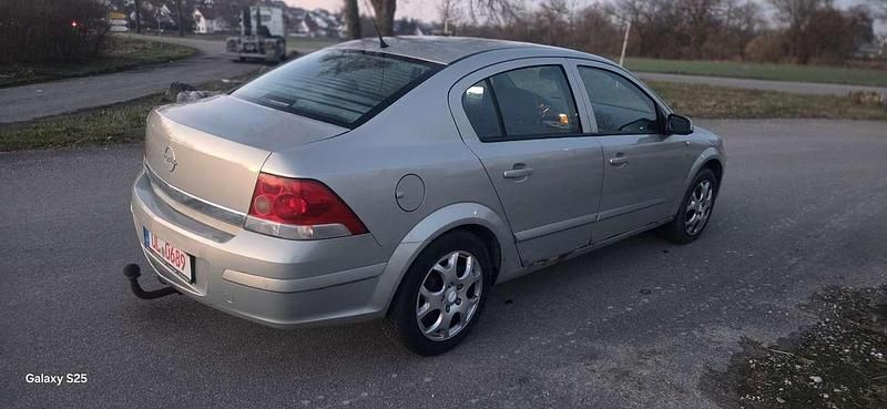 Gebraucht Opel Astra 116 PS (85 kW) 2009 Bronze Limousine