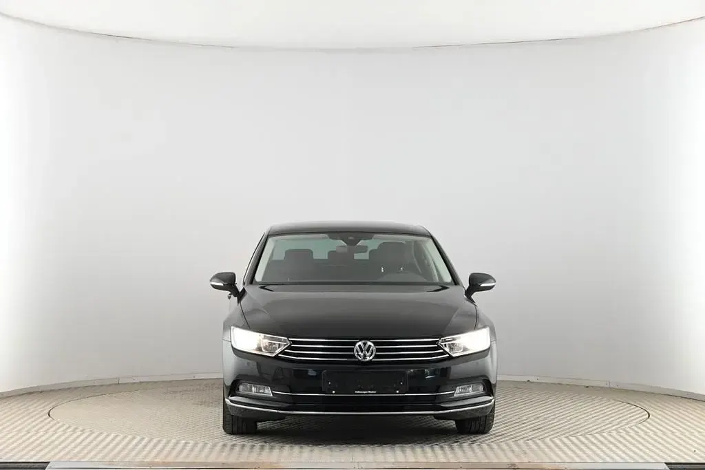 Gebraucht VW Passat Highline 150 PS (110 kW) 2019 Schwarz Limousine