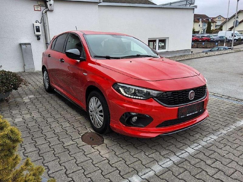 Gebraucht Fiat Tipo Sport 120 PS (88 kW) 2019 Passione rot Limousine