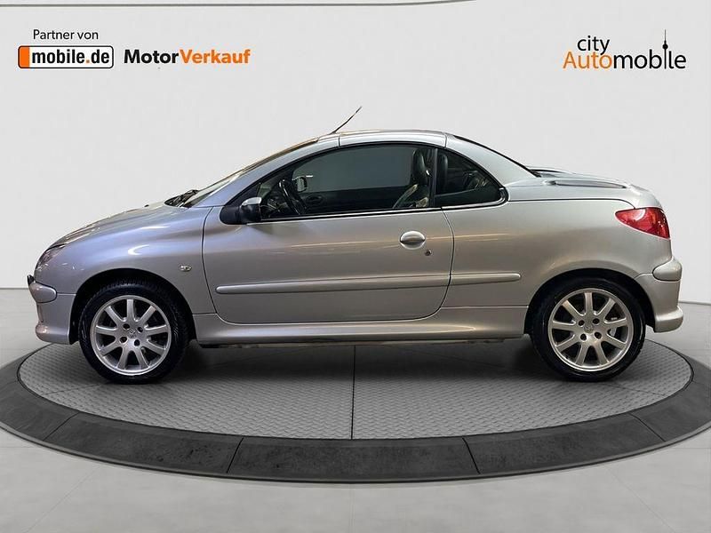 Gebraucht Peugeot 206 CC Platinum 109 PS (80 kW) 2005 Grau Cabrio