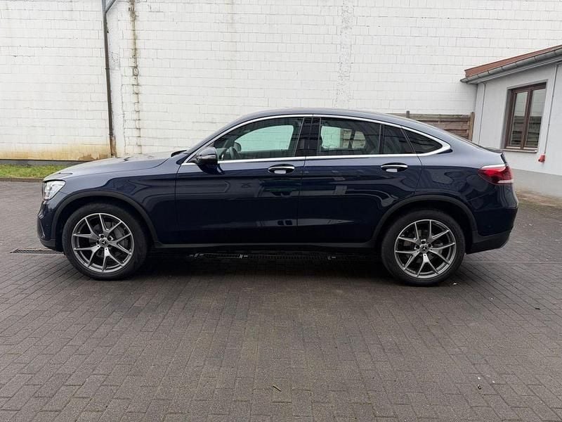 Gebraucht Mercedes GLC300 245 PS (180 kW) 2022 Blau Coupé