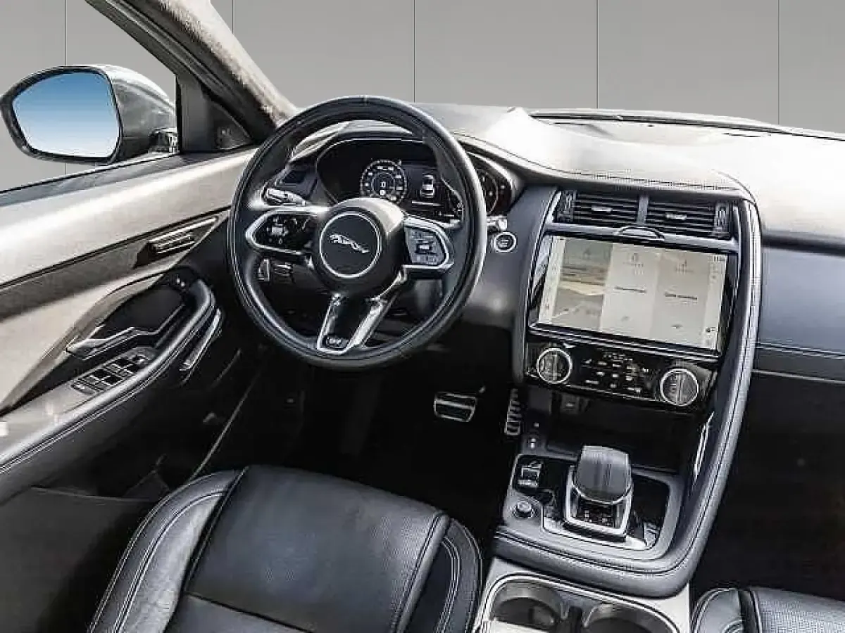 Gebraucht Jaguar E-Pace R-Dynamic 206 PS (151 kW) 2021 Santorini black SUV