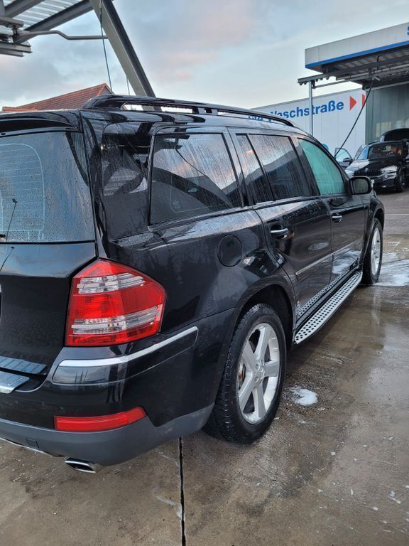 Schwarz Gebraucht 2007 Mercedes GL420 SUV | 9.500 € (Fairer Preis) - Bild 1/4