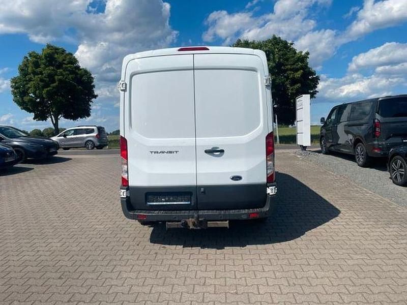 Gebraucht Ford Transit Trend 131 PS (96 kW) 2018 Weiß Van / Kleinbus