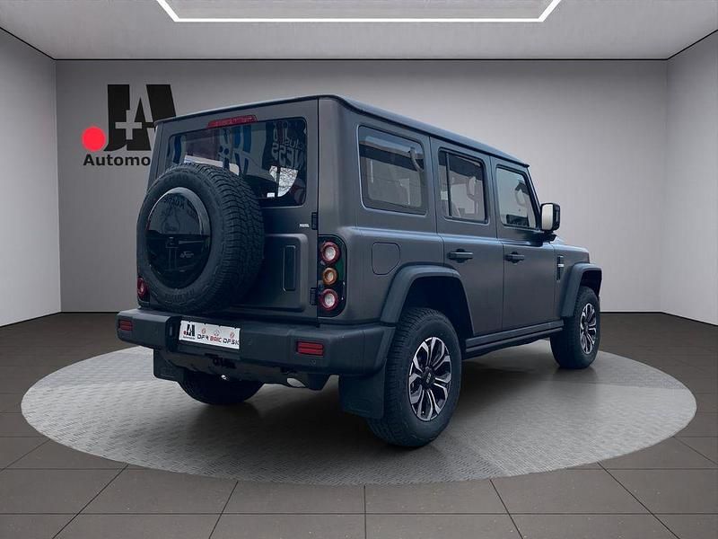 Neu BAW 212 166 PS (122 kW) 2026 Grün SUV