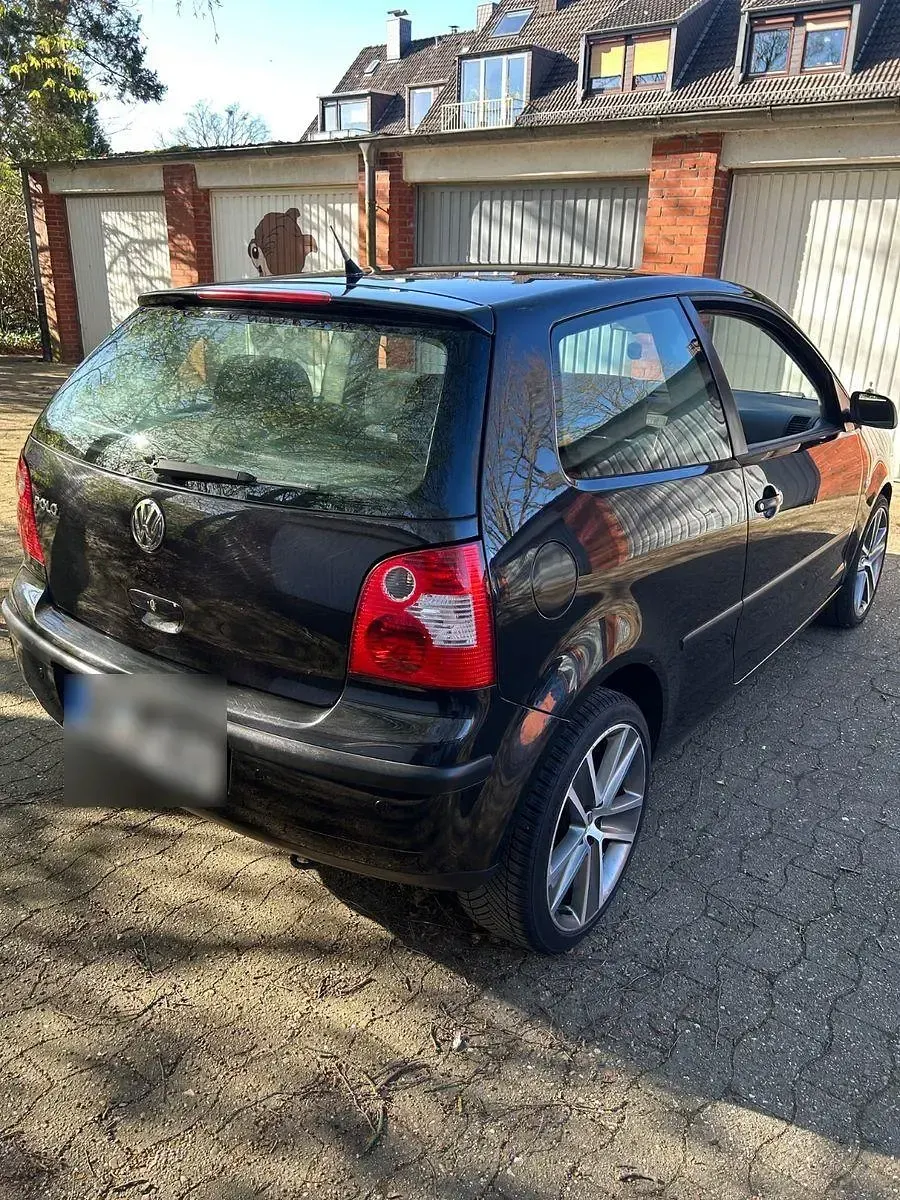 Gebraucht VW Polo Basis 54 PS (39 kW) 2004 Schwarz Kleinwagen