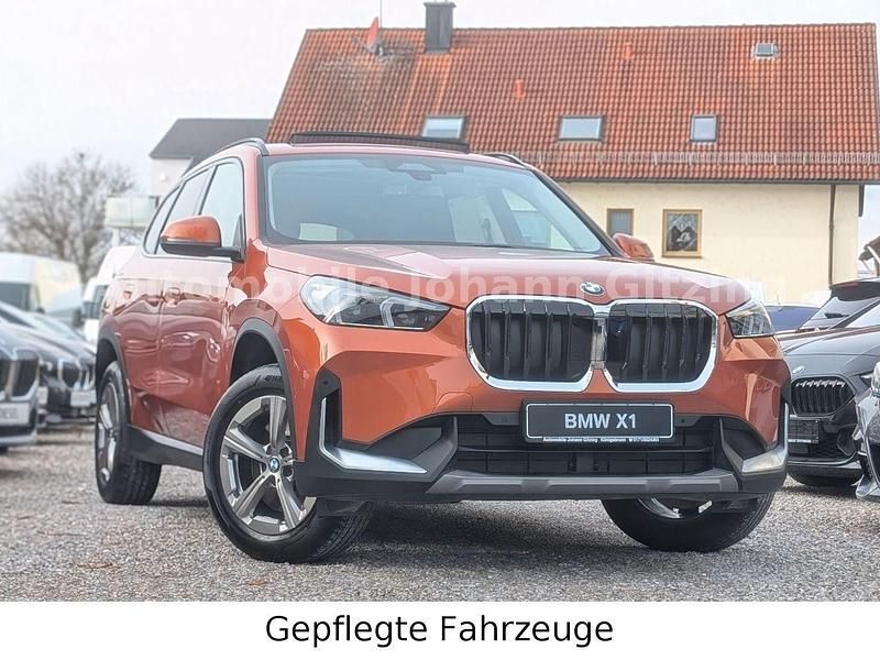 Orange Gebraucht 2025 BMW X1 Shadowline SUV | 34.449 € - Bild 1/3