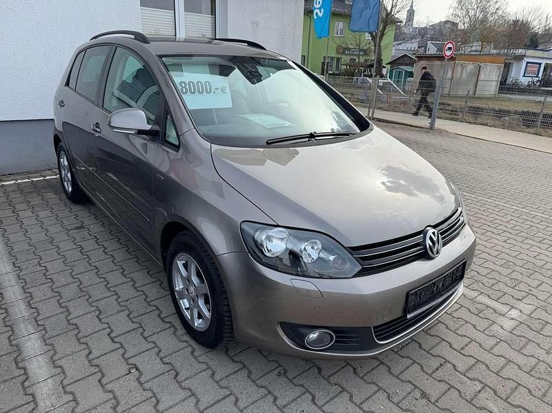 Gebraucht VW Golf VII Life 105 PS (77 kW) 2013 Kaschmirbraun metallic Kleinwagen