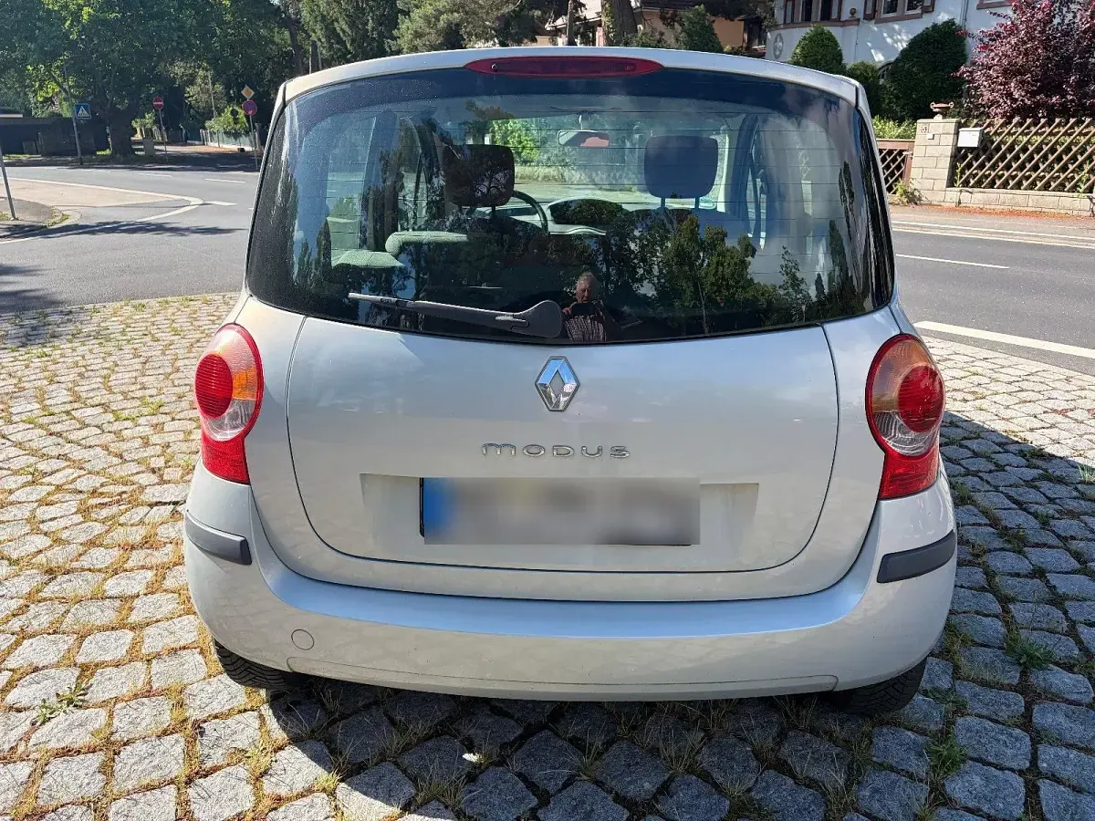 Gebraucht Renault Modus 75 PS (55 kW) 2005 Silber Van / Kleinbus