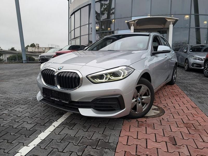 Gebraucht BMW 116 Advantage 116 PS (85 kW) 2021 Silber (glaciersilber metallic) Kleinwagen
