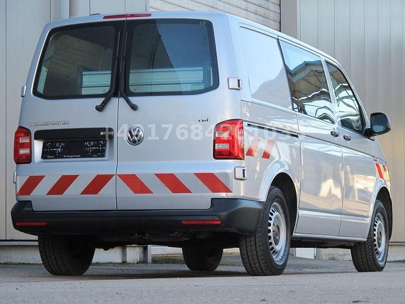 Gebraucht VW Transporter 140 PS (102 kW) 2015 Silber Van
