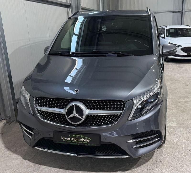 Grau Gebraucht 2020 Mercedes V250 Avantgarde Edition Van / Kleinbus | 49.999 € (Etwas zu teuer) - Bild 1/4