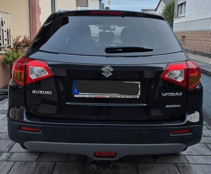 Gebraucht Suzuki Vitara 140 PS (102 kW) 2018 Schwarz SUV