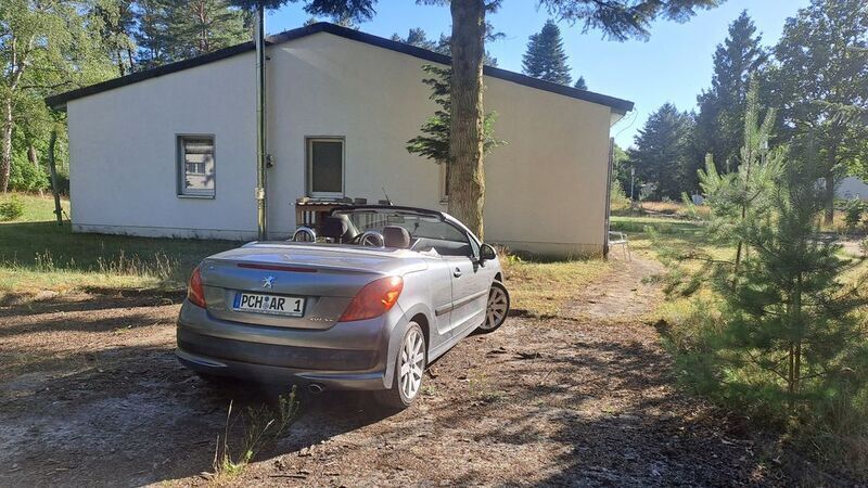 Grau Gebraucht 2007 Peugeot 207 CC Platinum Cabrio | 2.207 € (Etwas zu teuer) - Bild 1/2