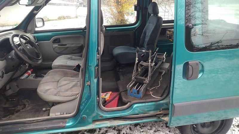 Gebraucht Renault Kangoo 75 PS (55 kW) 2001 Grün Kleinwagen