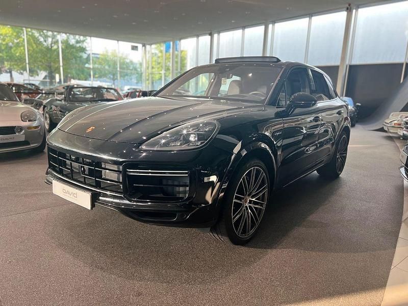 Schwarz Gebraucht 2021 Porsche Cayenne Turbo S SUV | 83.990 € - Bild 1/4