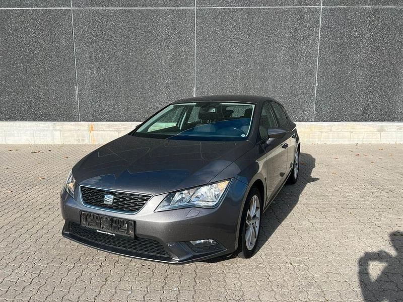 Grau Gebraucht 2015 Seat Leon Style Limousine | 6.500 € (Guter Preis) - Bild 1/4