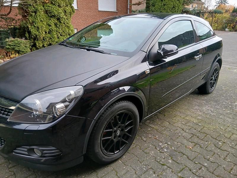 Schwarz Gebraucht 2008 Opel Astra GTC Coupé | 3.900 € (Etwas zu teuer) - Bild 1/4