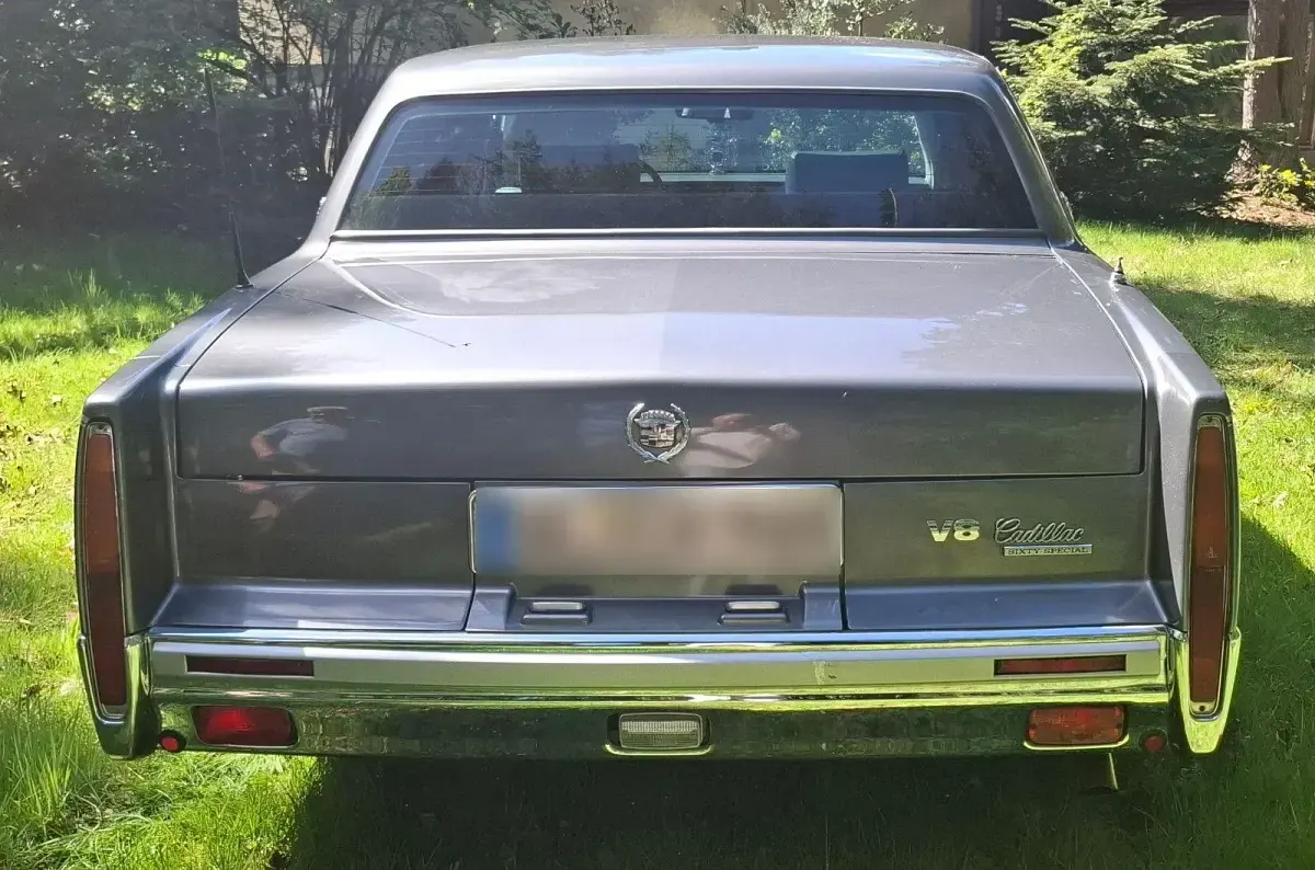 Second-hand Cadillac Deville 211 CP (155 kW) 1993 Gri Berlinǎ