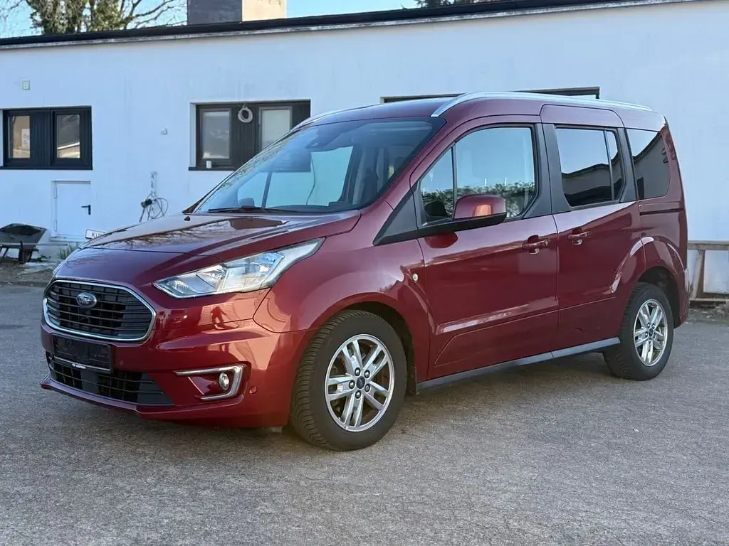 Gebraucht Ford Tourneo Connect Titanium 101 PS (74 kW) 2018 Rot Van / Kleinbus