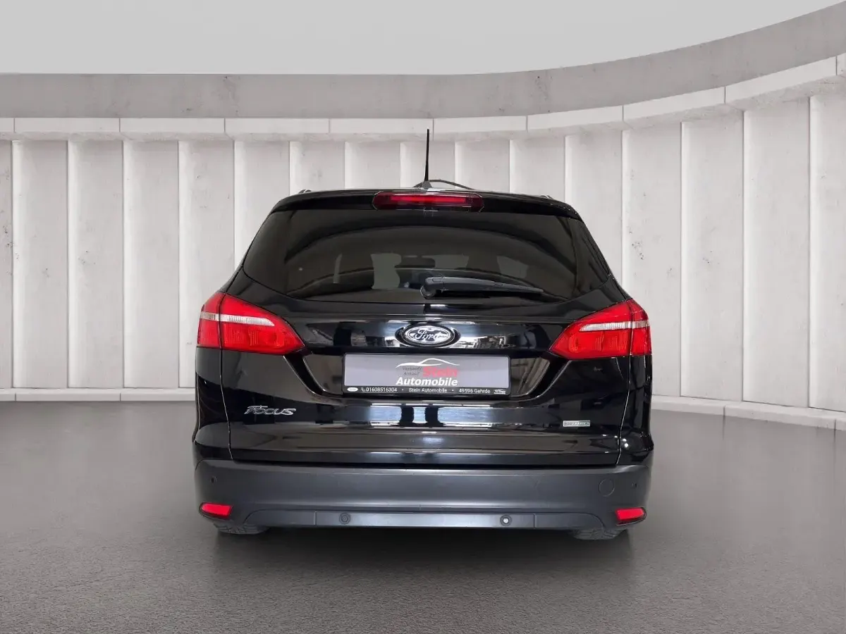 Usata Ford Focus Cool & Connect 125 CV (91 kW) 2018 Nero Berlina