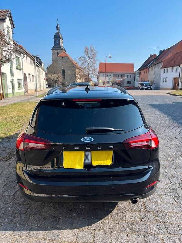 Gebraucht Ford Focus 120 PS (88 kW) 2022 Schwarz Kombi
