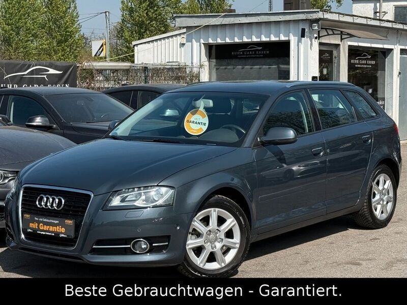 Grau Gebraucht 2011 Audi A3 Sportback Ambition Limousine | 9.400 € (Fairer Preis) - Bild 1/4
