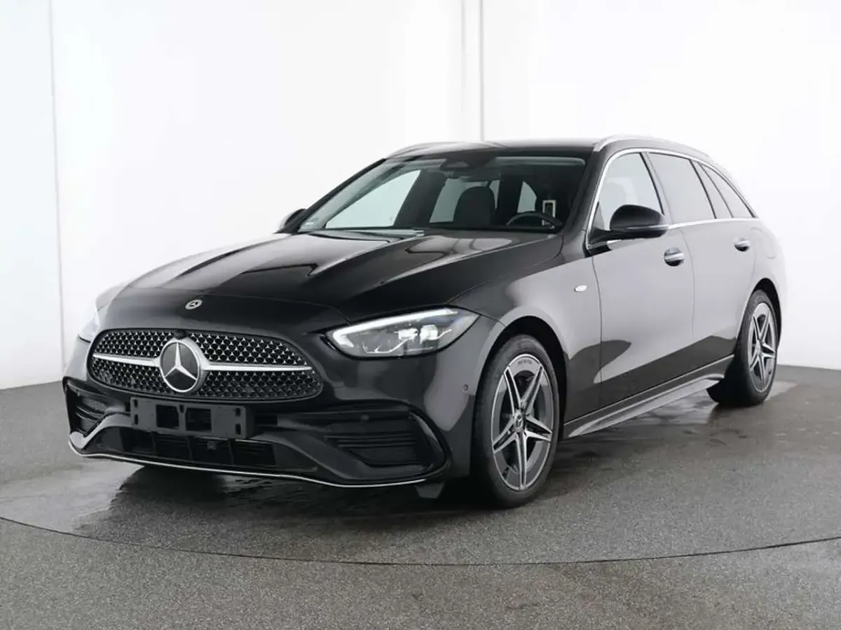 Gebraucht Mercedes C300e AMG 197 PS (144 kW) 2025 Obsidianschwarz metallic Kombi