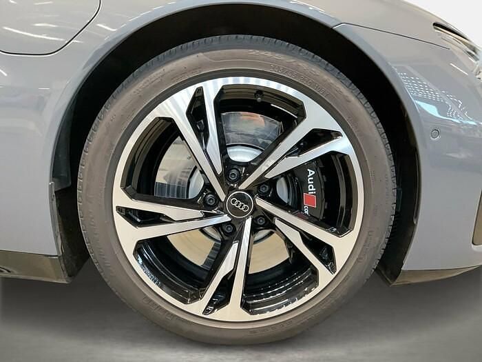 Gebraucht Audi e-tron GT quattro Ambiente 350 kW (476 PS) 2023 Nimbusgrau Limousine