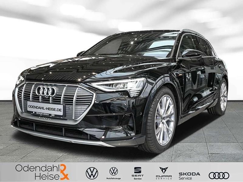 Polsterfarbe: schwarz Gebraucht 2023 Audi e-tron Advanced Plus SUV | 38.480 € (Etwas zu teuer) - Bild 1/4