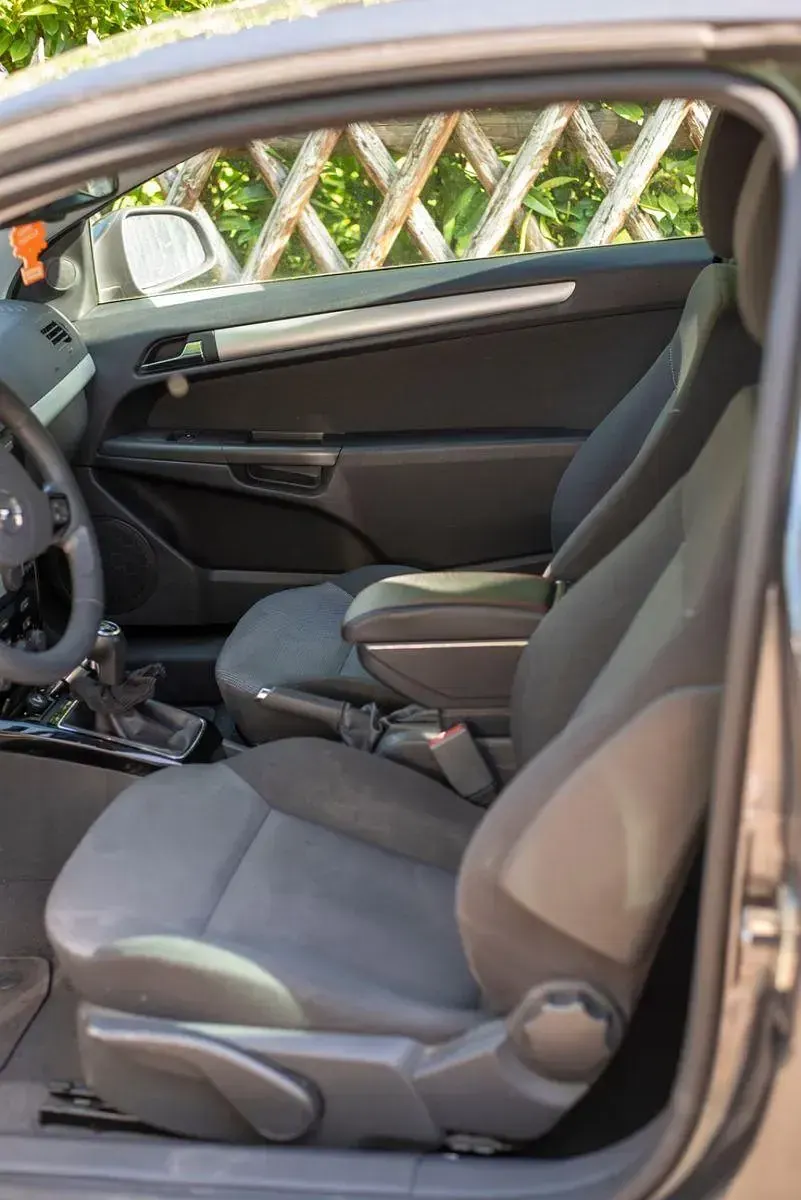 Gebraucht Opel Astra GTC Selection 116 PS (85 kW) 2010 Grau Coupé