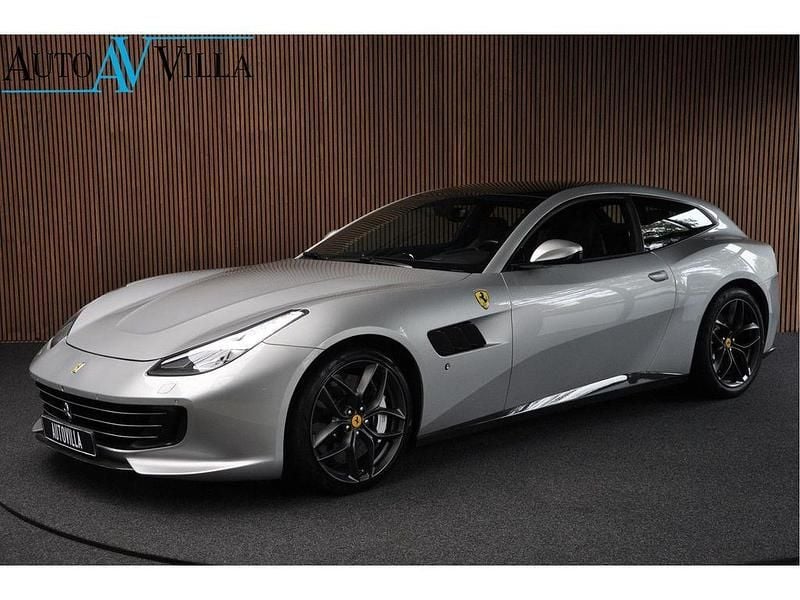Silber Gebraucht 2018 Ferrari GTC4Lusso Kombi | 174.500 € - Bild 1/4