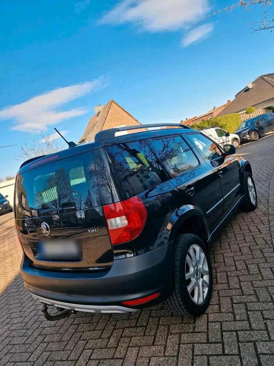 Używany Skoda Yeti 110 KM (80 kW) 2012 Czarny SUV