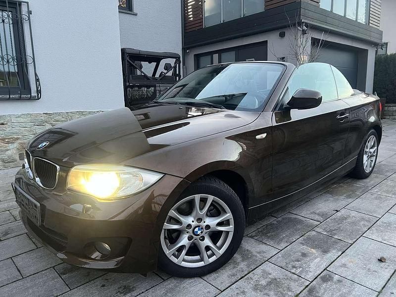 Gebraucht BMW 118 Cabriolet 143 PS (105 kW) 2012 Braun Cabrio