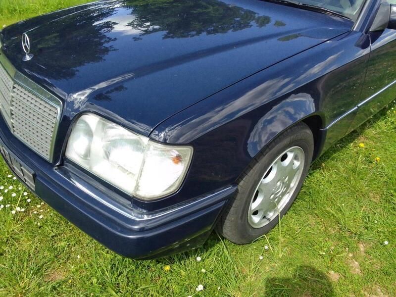 Gebraucht Mercedes E300 177 PS (130 kW) 1995 Blau Limousine