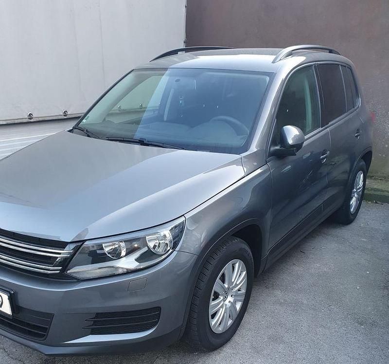 Gebraucht VW Tiguan Exclusive 125 PS (91 kW) 2015 Grau SUV