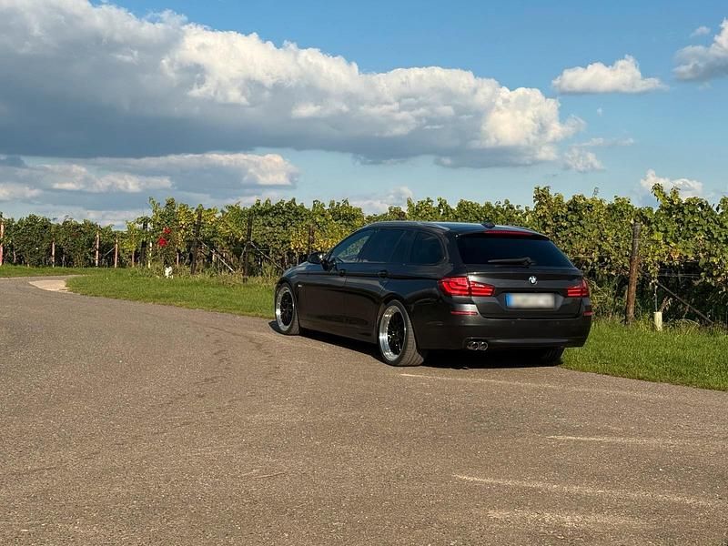 Gebraucht BMW 525 211 PS (155 kW) 2012 Braun Kombi