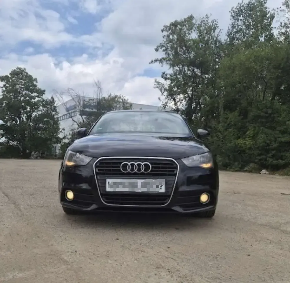 Gebraucht Audi A1 Attraction 105 PS (77 kW) 2011 Schwarz Kleinwagen