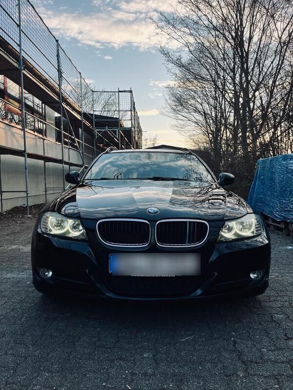 Schwarz Gebraucht 2009 BMW 320 M Sport Kombi | 4.199 € (Guter Preis) - Bild 1/4