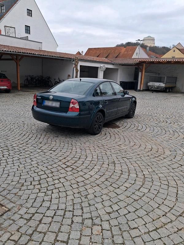 Gebraucht VW Passat 101 PS (74 kW) 2001 Grün Limousine