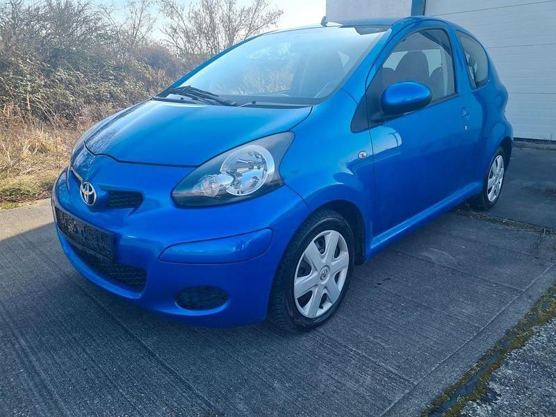 Gebraucht Toyota Aygo Cool 68 PS (50 kW) 2011 Blau Kleinwagen