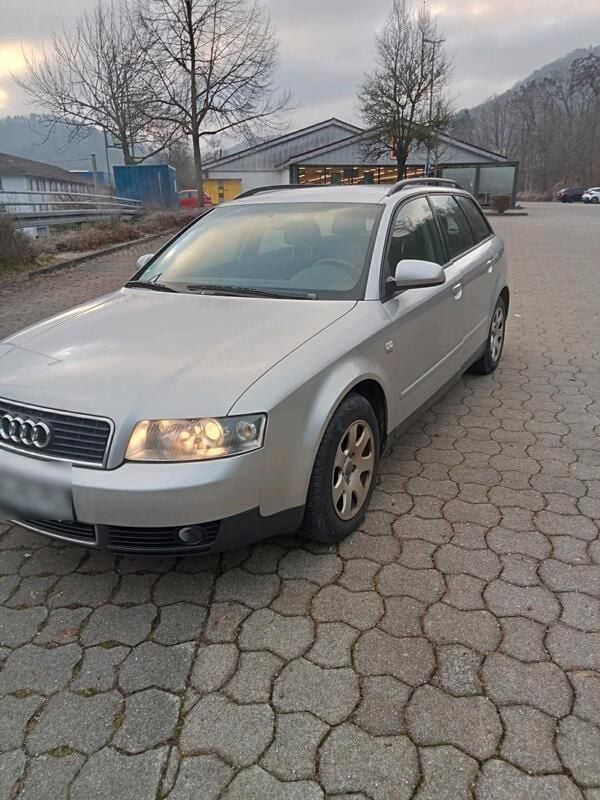 Silber Gebraucht 2001 Audi A4 Kombi | 700 € (Superpreis) - Bild 1/4